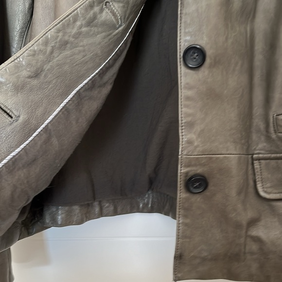 Leather jacket - Picture 5 of 8